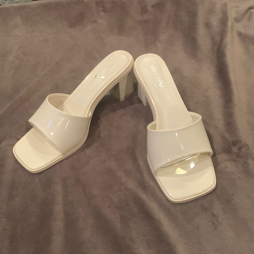 Vivianly slip on heels